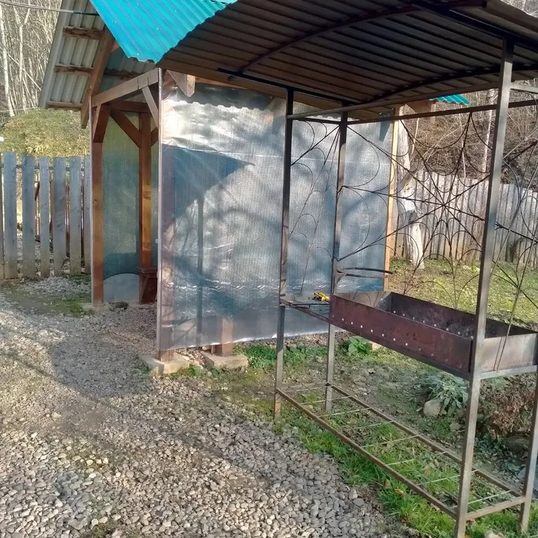 Просторная студия с беседкой