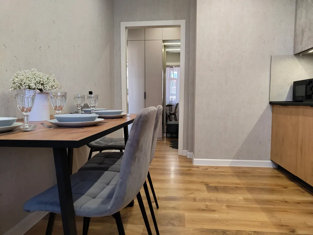 Стильная двухкомнатная квартира рядом с Экспоград-Юг