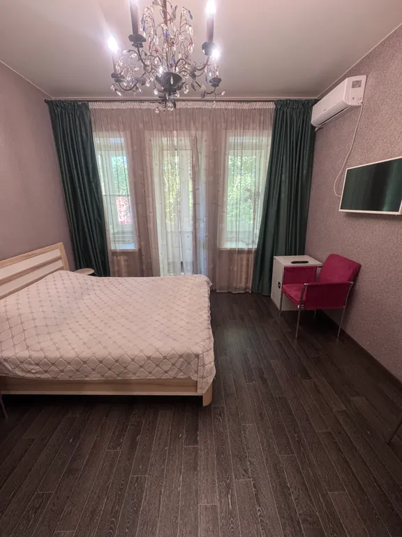 Студия с балконом рядом с улицей Ленина