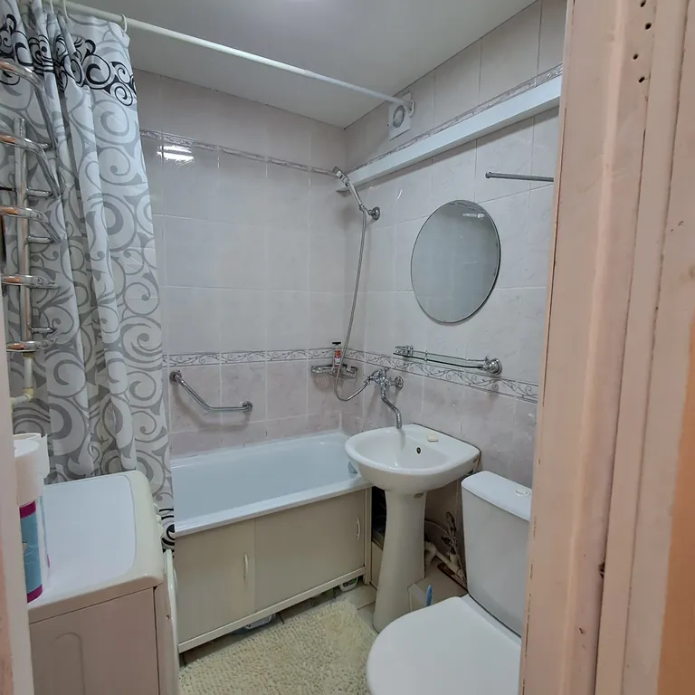 Светлая квартира в центре города с видом на новый сквер