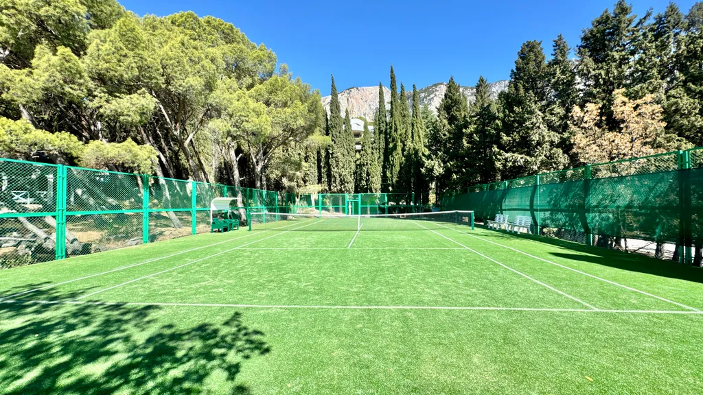 Дом у моря с личным парком, бассейном и сауной