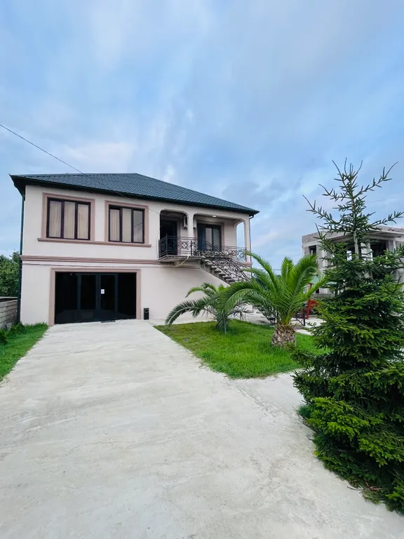 Riverside Cottage R104