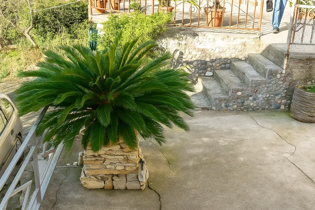 Эко-домик у моря на белых скалах