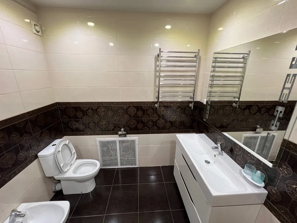 Четырёхкомнатный дом класса люкс в тихом центре