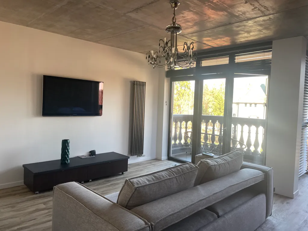 Великолепная квартира-студия в центре Светлогорска в 10 мин. до моря — аренда посуточно в Светлогорск