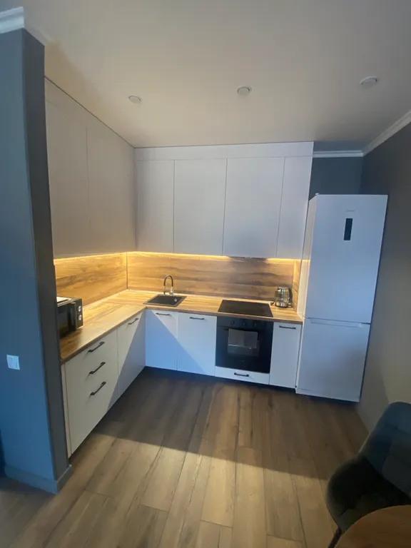 Отличная квартира в живописном месте города с видом на лес и город