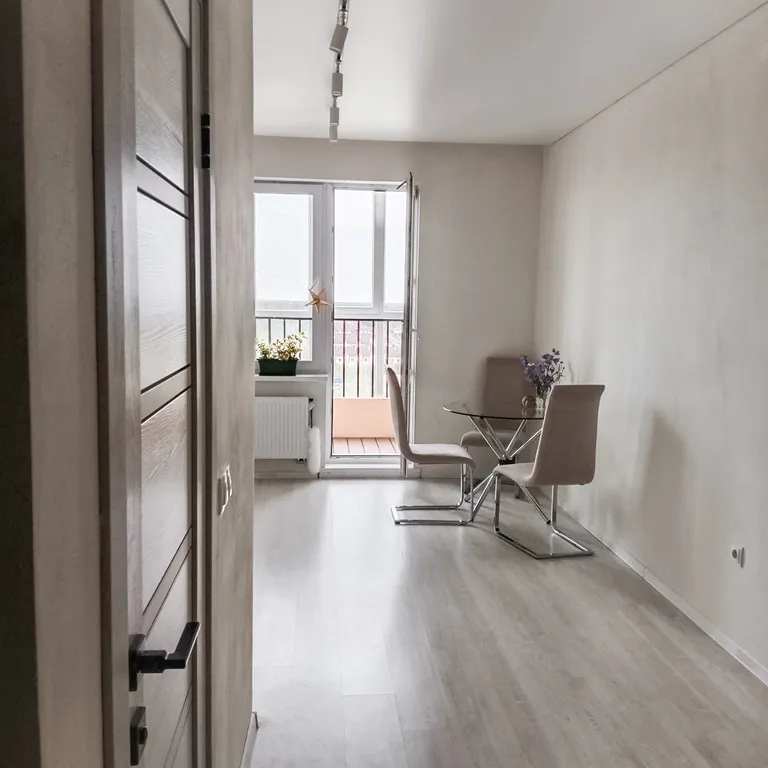 Уютная квартира в новом доме — аренда посуточно в Тобольск