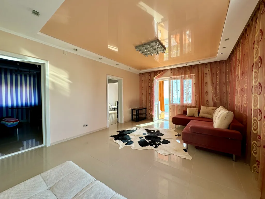 Дом с бассейном