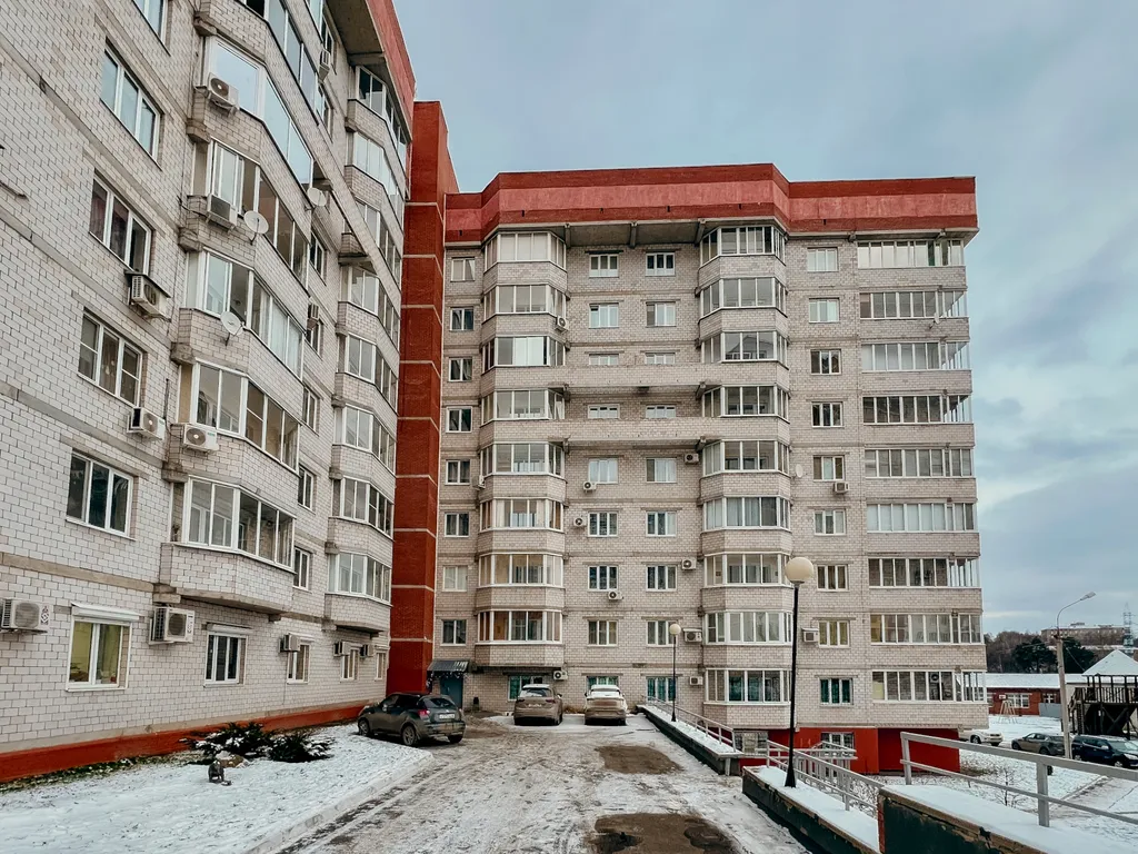 Большaя квaртира с балкoнoм и краcивым видoм нa гopод