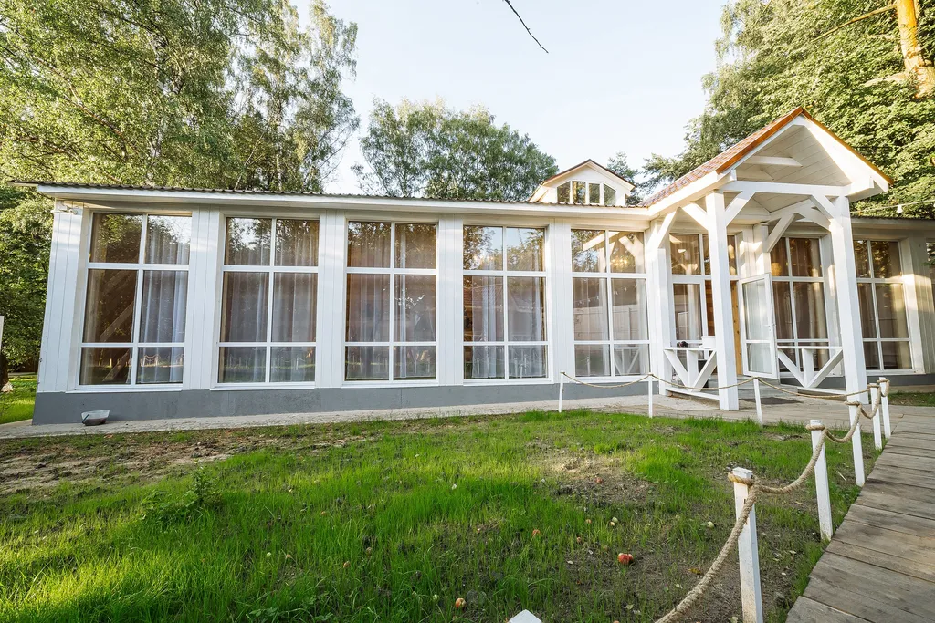 Коттедж с панорамным банкетным залом