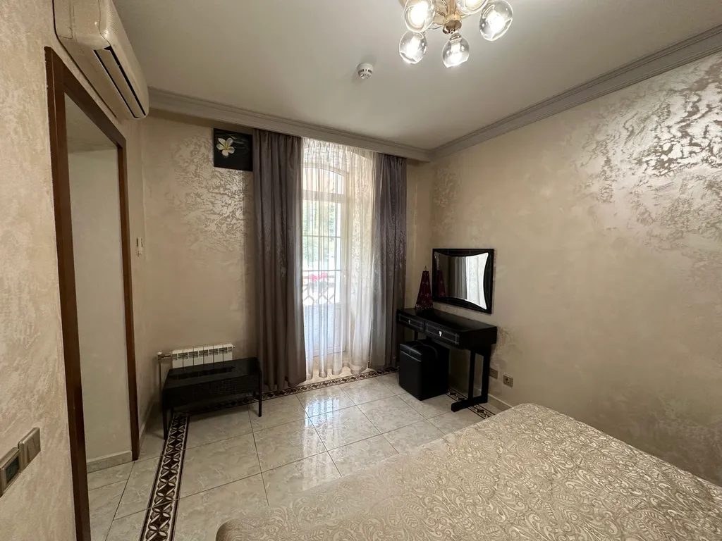 Апартаменты на набережной люкс шоколад двухкомнатный с балконом