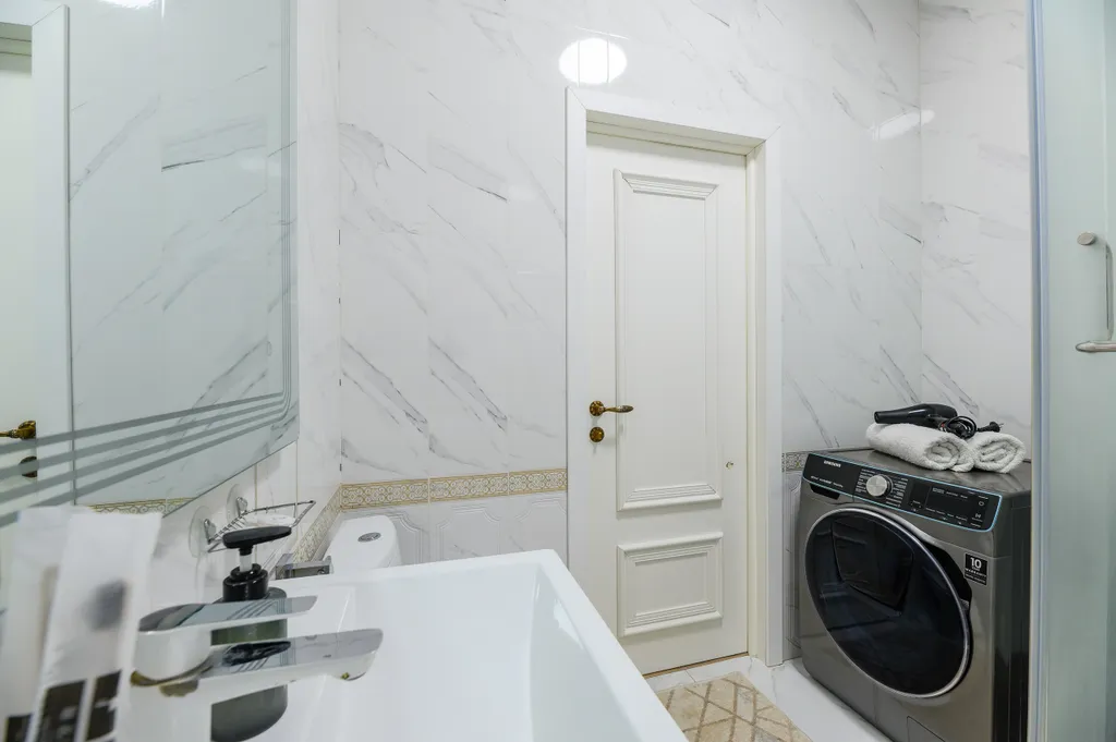 Трехкомнатная квартира с видом на горы в центре города