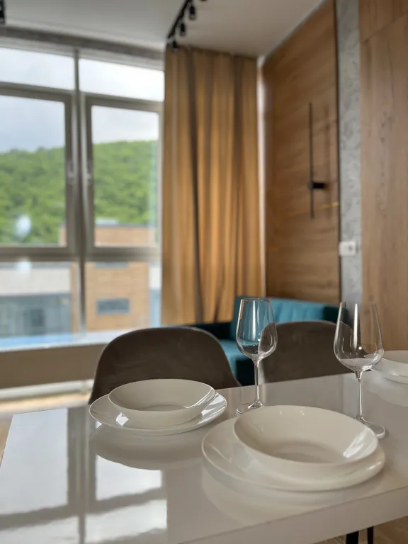 Просторная квартира-студия с кухней в ЖК премиум-класса