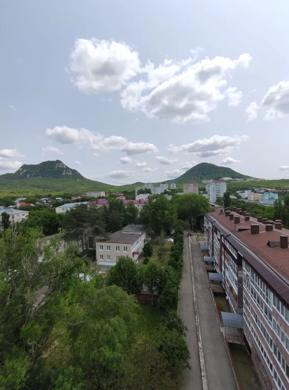 Уютная, удобная двухкомнатная квартира с красивым видом из окон