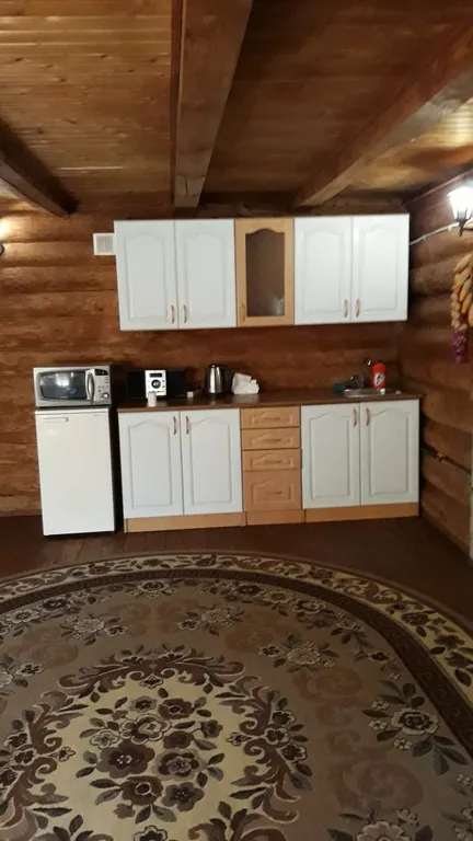 Жилой деревянный двухэтажный дом