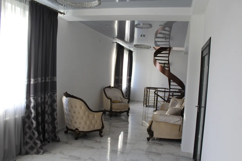 Дом с бассейном в районе Артека и горы Аю-Даг