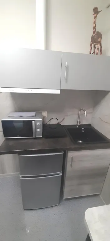 Чистая и комфортная студия в 300 метрах от метро Уралмаш