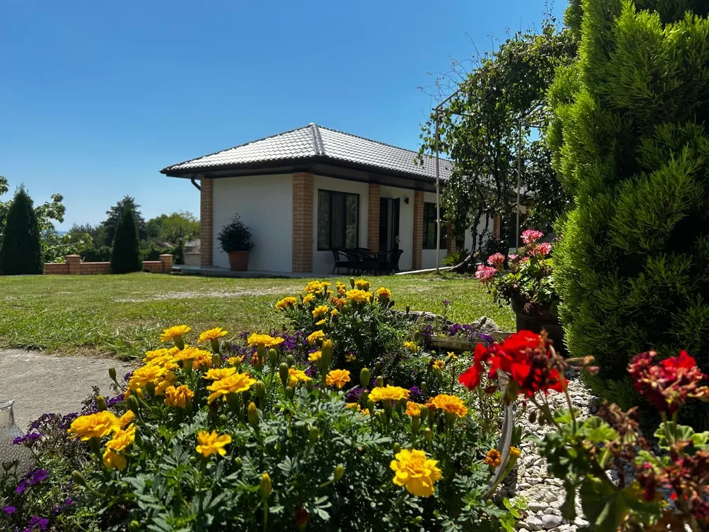 Коттедж Коттедж Мэри Лашта — Новый Афон