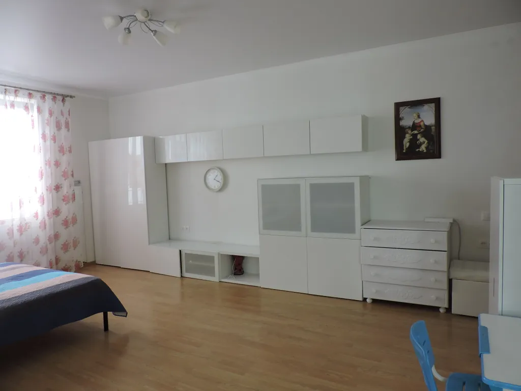 Просторная студия с панорамным видом на море