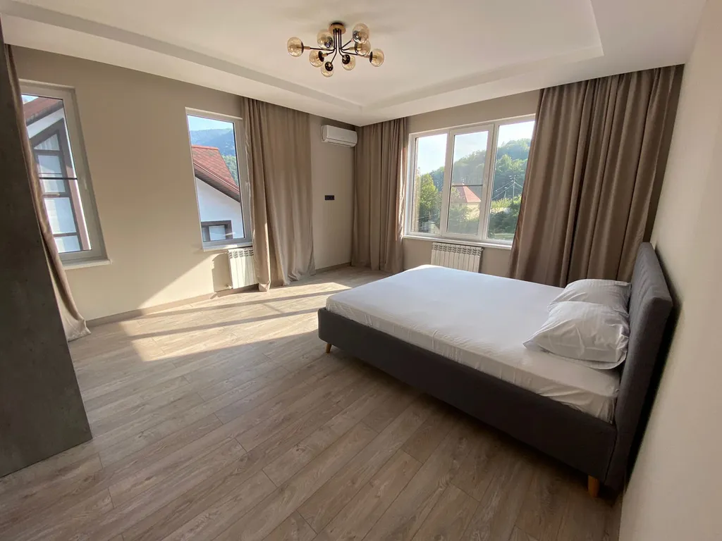 Коттедж Дом с бассейном и домашним кинотеатром — аренда посуточно в Монастырь