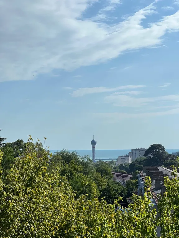 Квартира с балконом на центральной улице города