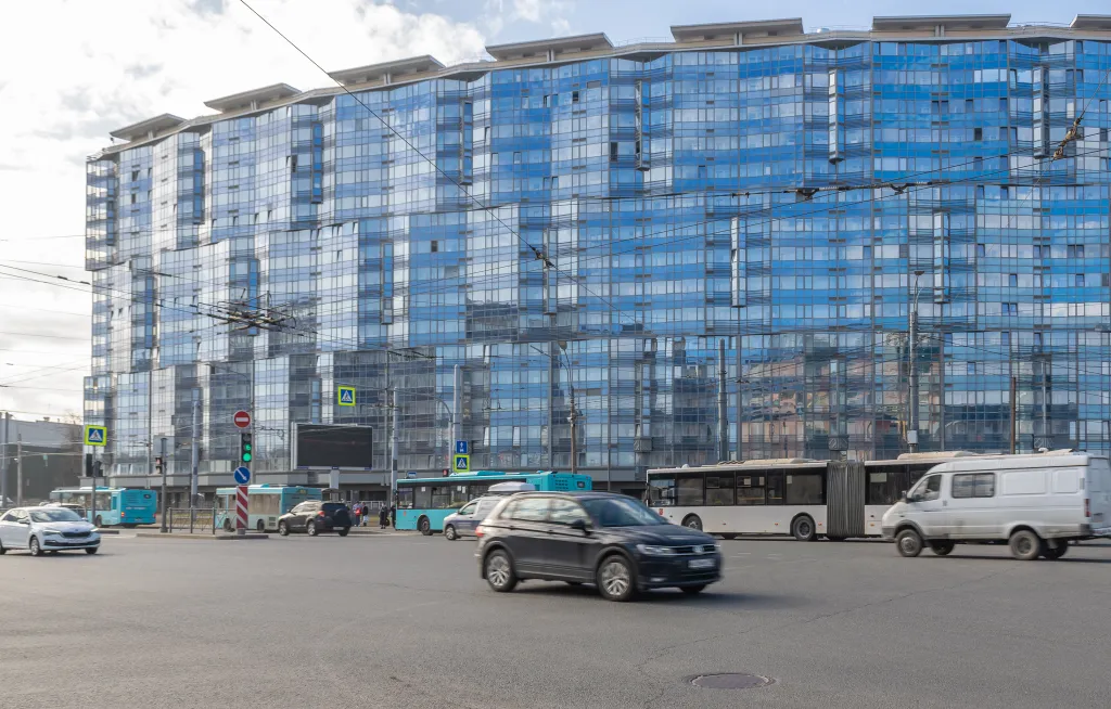 Яркая студия на Ладожской