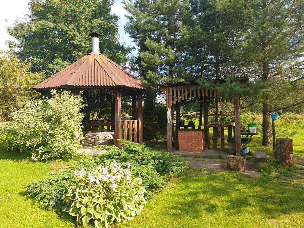 Дом в лесу у озера со всеми удобствами