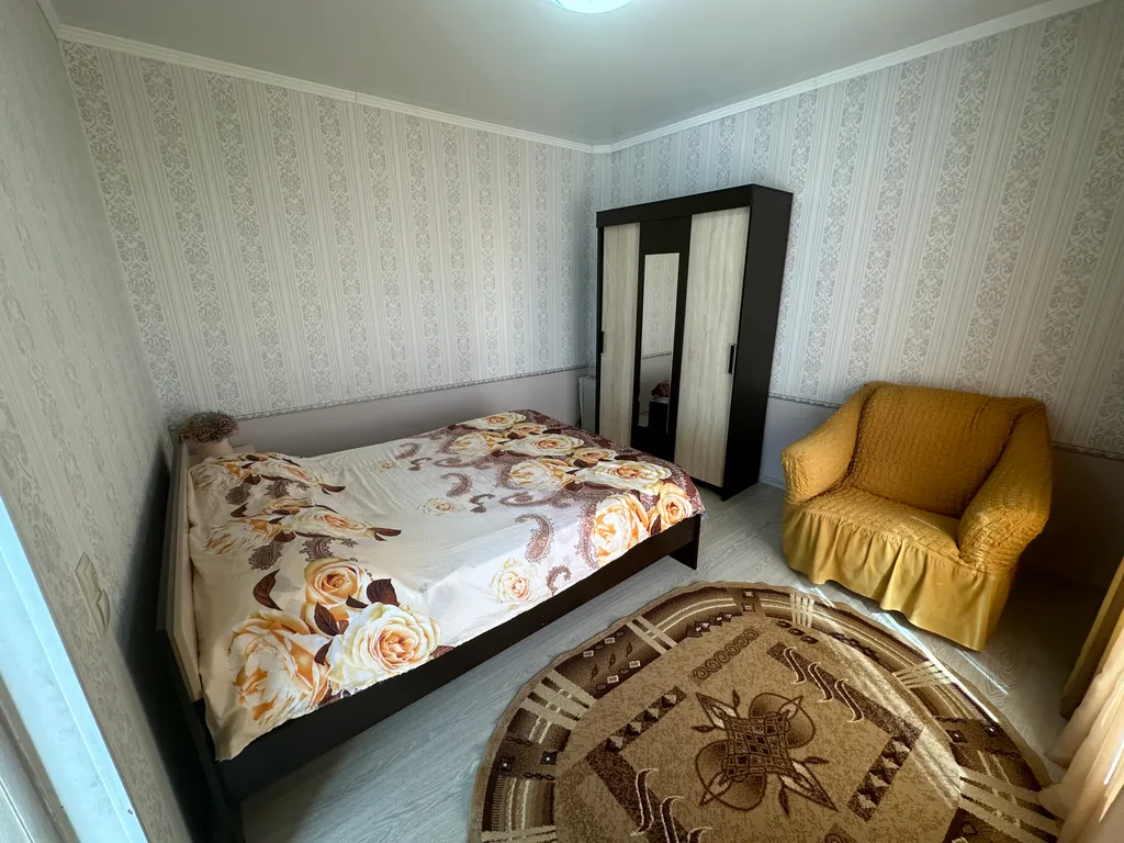 Уютная двухкомнатная квартира со своим двором