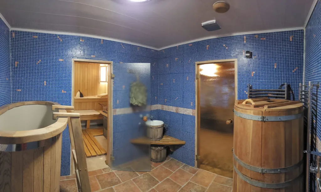 Коттедж с баней и джакузи для семейного отдыха