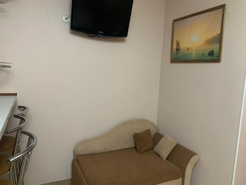 Уютная студия со своим закрытым двориком