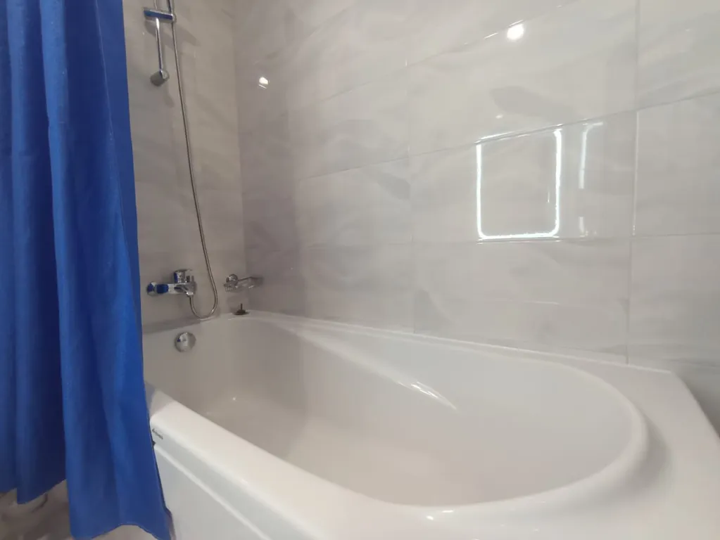 Номер-студия с видом на море на набережной Алушты в отеле Аквапарк