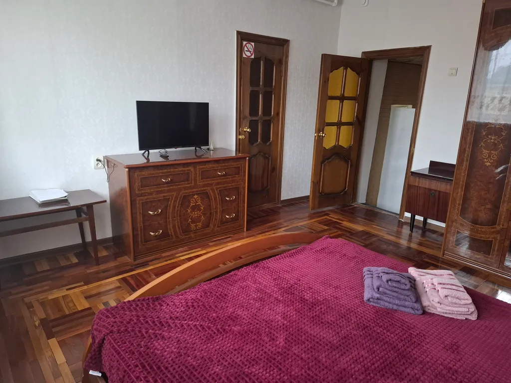 Тихий уютный дом вдали недалеко от центра, рядом с Московским вокзалом