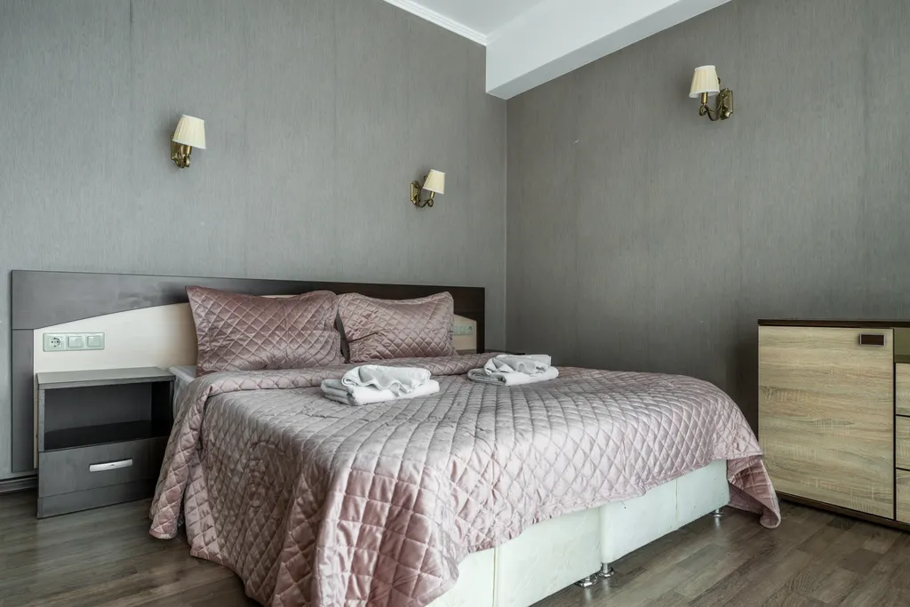 Видовые апартаменты, панорамные окна в гостиной ваши