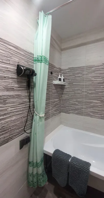 Самый центр, второй этаж, большая парковка