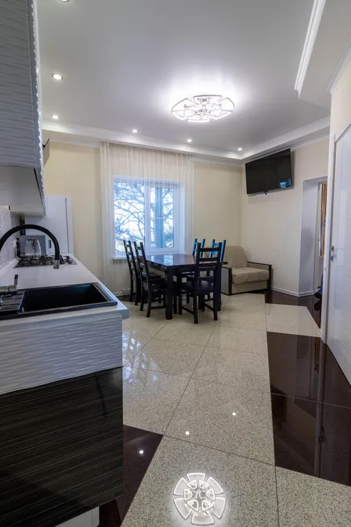 Апартамент 3 в частном доме с тёплым бассейном