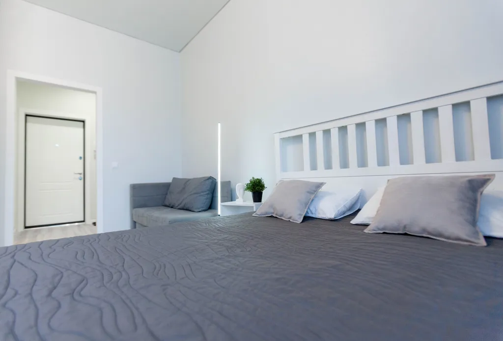 Студия в окружении парков