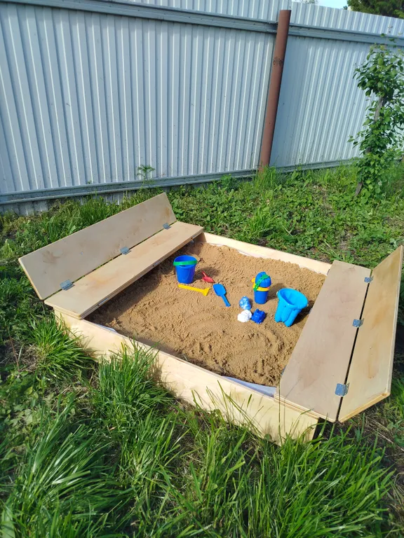 Дом с баней и панорамными окнами на первой линии