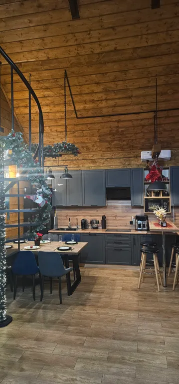 Коттедж Коттедж Большой барнхауз с баней в стиле лофт для прекрасного отдыха за городо — Шишкино