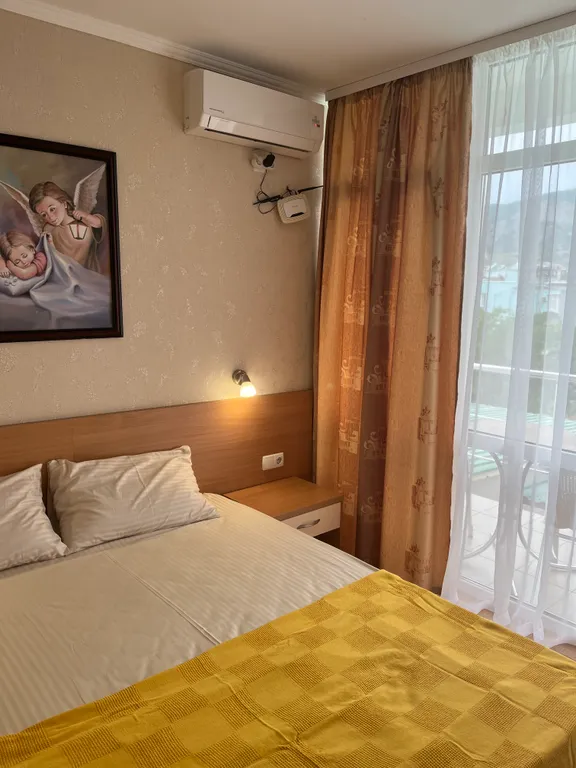 Уютный коттедж на 2- х с видом на горы — аренда посуточно в Судак