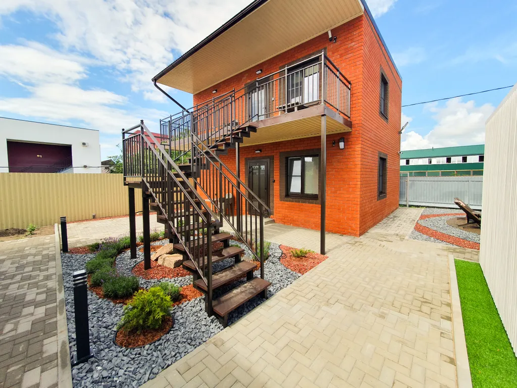 Отдельный дом на первой линии Азовского моря