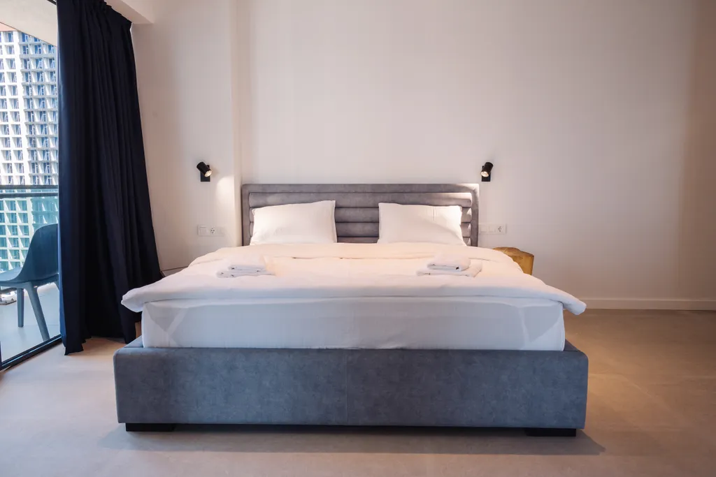 Апартамент с панорамной ванной рядом с морем