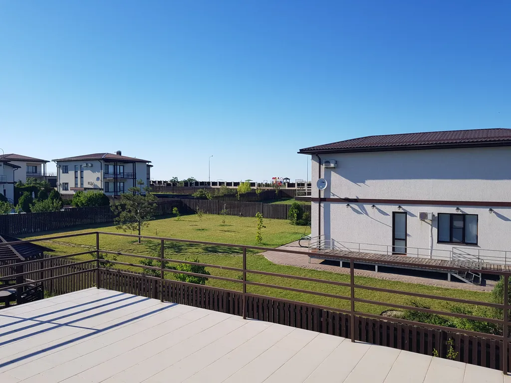 Вилла на 3 линии от моря