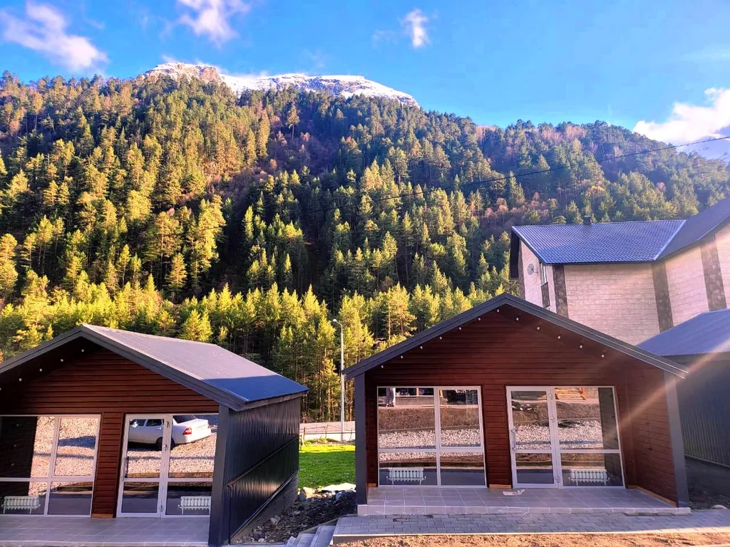 База отдыха с видом на горы в Приэльбрусье