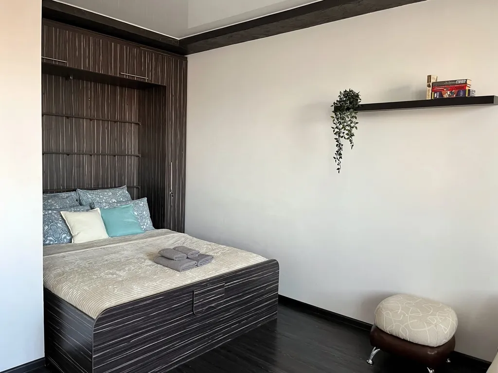 Просторная студия с видом на реку с бесконтактным заселением