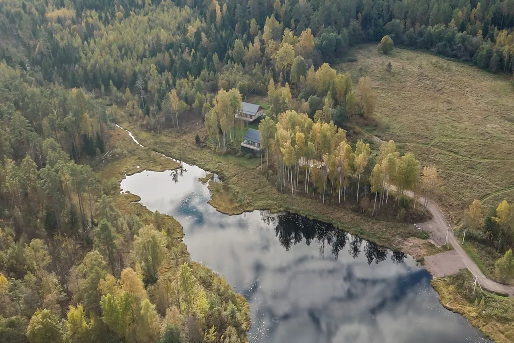 Коттедж Дом с видом на озеро в окружении леса, рядом с курортом "Игора" — Снегиревка