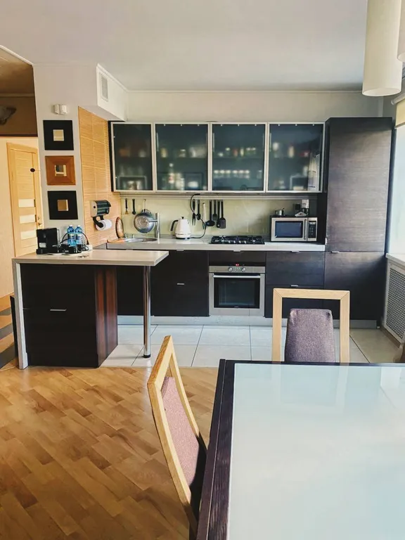 Дизайнерская 3-комнатная квартира у Самолета