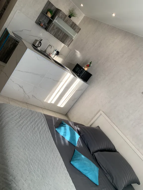 Шикарная студия в двух минутах от остановки