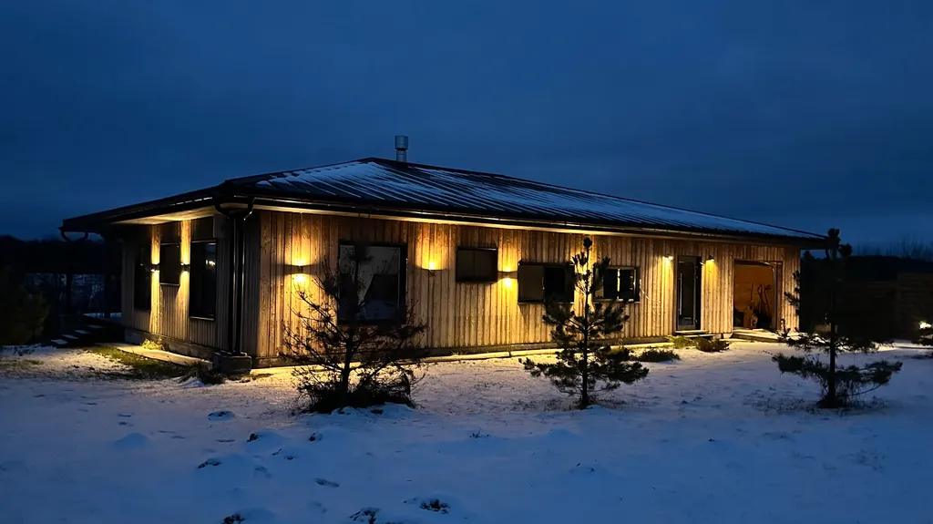 Коттедж Дом у реки с видом на лес — аренда посуточно в Нестерово