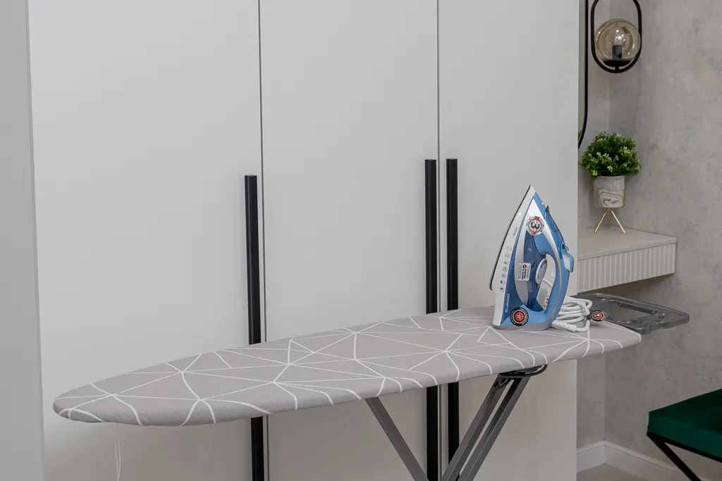 Двухкомнатные апартаменты LikeHome Изумрудные вблизи парка Галицкого