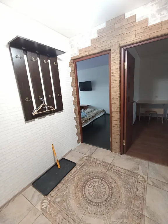 2я квартира у тц"Семёрочка"( Рабочий проспект, 6)